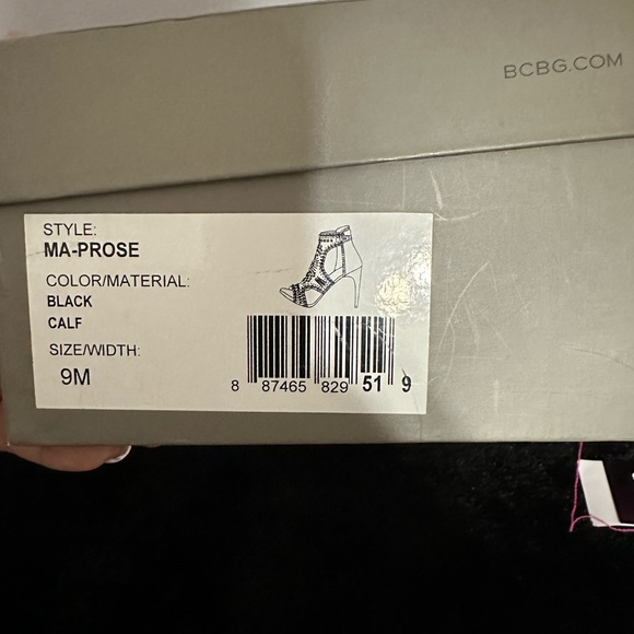 Shoes - Picture 10 of 11